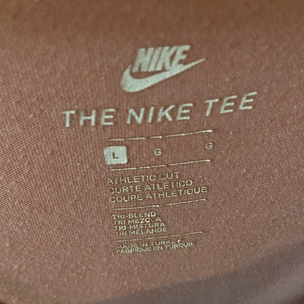 Pink Nike t-shirt - Picture 2 of 2